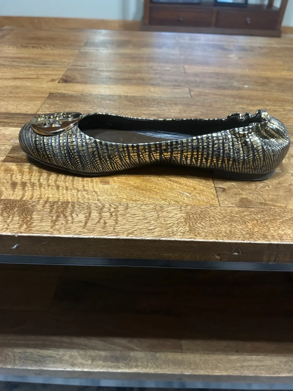 Tory Burch Reptile Embossed Reva Ballet Flats Metallic Gold Black size 8